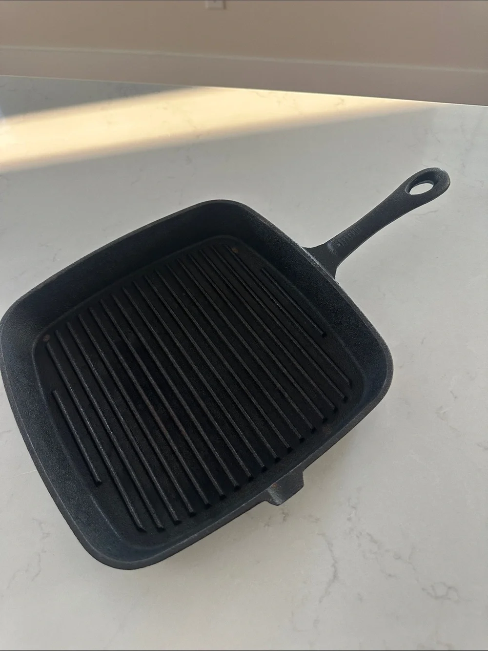 Black Cast Iron Square Grill Pan - Heavy-Duty Nonstick Surface